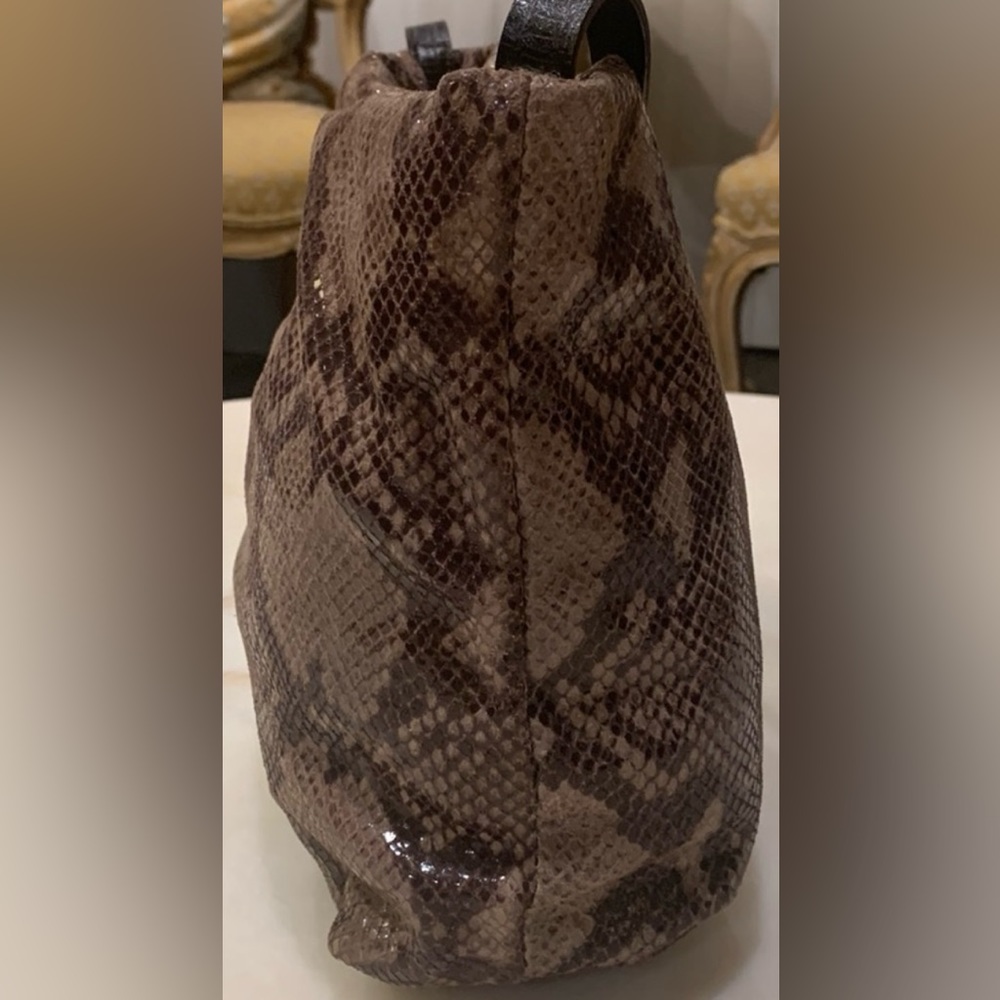FALOR leather bag, meda i. Italy